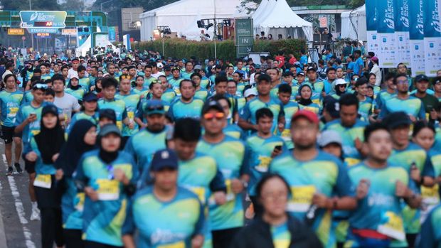 Potret Keseruan Ribuan Pelari di PLN Electric Run 2024 PLN Electric Run 2024 hadir dengan semangat