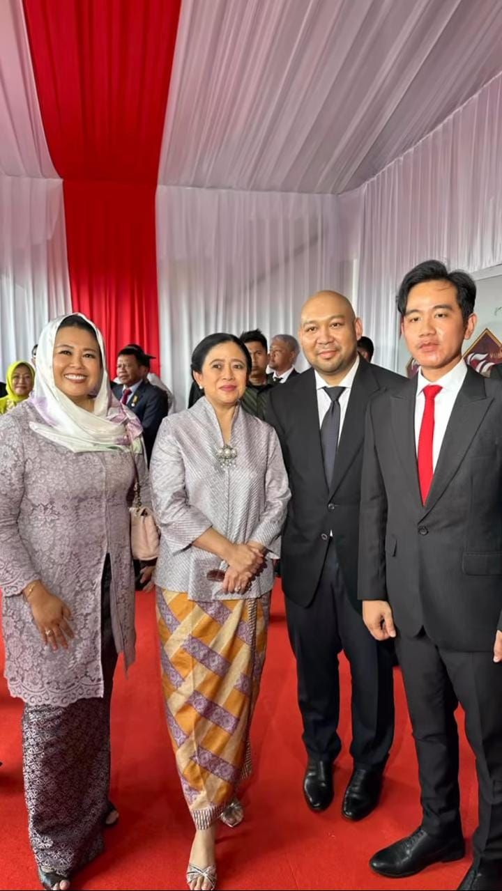 Putri Presiden RI ke-4 KH Abdurrahman Wahid (Gusdur), Yenny Wahid, mengunggah foto bareng Ketua DPR sekaligus Ketua PDIP Puan Maharani, wakil presiden terpilih Gibran Rakabuming Raka dan putra presiden terpilih Prabowo Subianto, Didit Hediprasetyo (Dok Instagram Yenny Wahid).