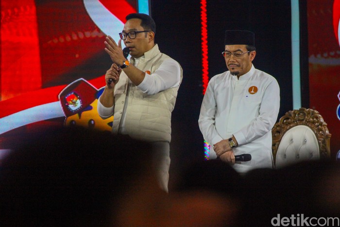 Paslon Cagub Cawagub Jakarta nomor urut 1 Ridwan Kamil-Suswono menyampaikan akan mempertahankan program Gubernur DKI Jakarta terdahulu jika terpilih dalam Pilkada. Kini, Ridwan Kamil memperkenalkan program Kartu Kamu, Minggu (6/10/2024).