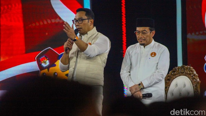 Paslon Cagub Cawagub Jakarta nomor urut 1 Ridwan Kamil-Suswono menyampaikan akan mempertahankan program Gubernur DKI Jakarta terdahulu jika terpilih dalam Pilkada. Kini, Ridwan Kamil memperkenalkan program Kartu Kamu, Minggu (6/10/2024).