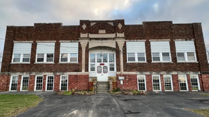 Rumah dari Bangunan Bekas Sekolah di Franklin, Indiana