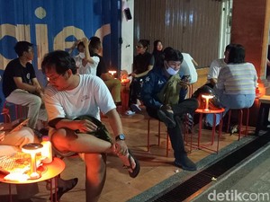 Cara Unik Menikmati Piza Bebek di Emperan Ruko Gajah Mada Denpasar