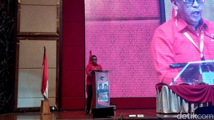 Sekjen DPP PDIP Hasto Kristianto saat menghadiri Rakerdasus PDIP Sumut.