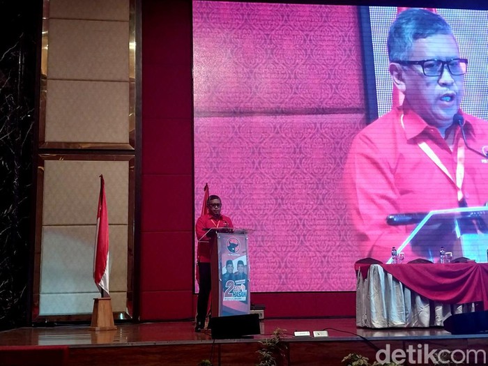 Sekjen DPP PDIP Hasto Kristianto saat menghadiri Rakerdasus PDIP Sumut.