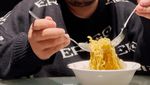 Seru! Gaya Oza Rangkuti Saat Makan Pizza hingga Ramen Jepang