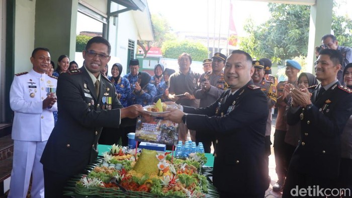 Sinergitas TNI dan Polri di Pasuruan.