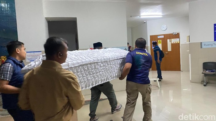 Suasana di RS Telogorejo Semarang saat Kapolres Boyolali AKBP Yoga meninggal, Minggu (6/10/2024).