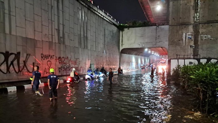 Underpass Jalan Sholeh Iskandar (Sholis) Kota Bogor terendam banjir. (Dok. istimewa)