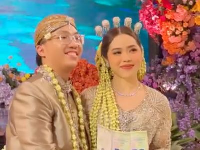 8 Foto Pernikahan Mewah Thalia Putri Tunggal Elma Theana, Usung Adat Jawa