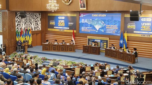 AHY jalani sidang doktoral terbuka di Unair