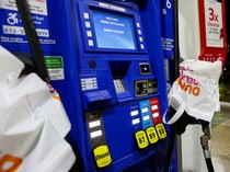 Badai Milton Mendekat, Florida Kehabisan Bahan Bakar