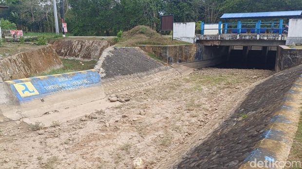 Bendungan Lekopancing, Kabupaten Maros, Sulsel.
