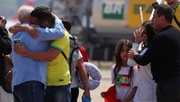 Evakuasi ini dilakukan di tengah permusuhan yang sedang berlangsung antara Hizbullah dan pasukan Israel di Lebanon.  