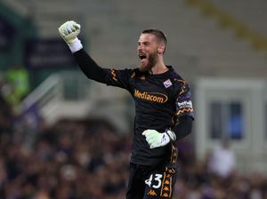 Juan Mata ke David De Gea: Numero Uno!