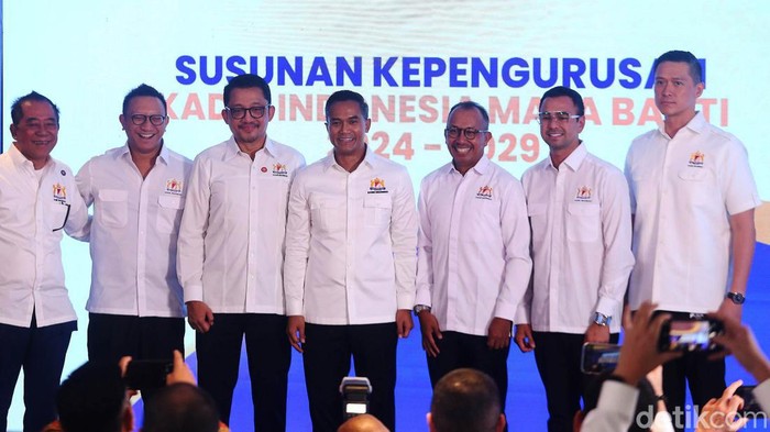 Diketuai Anindya Bakrie, Ini Pengurus Baru Kadin Indonesia Kamar Dagang dan Industri (Kadin) Indonesia mengumumkan susunan kepengurusan baru periode 2024-2029. Anindya Bakrie menduduki posisi sebagai ketua umum.