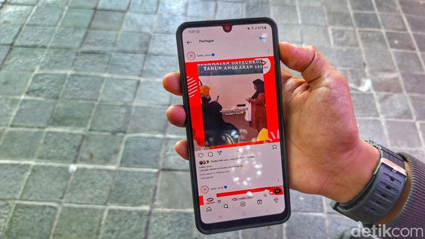 Foto layar video bantuan paket ibu hamil yang viral di sosial media.