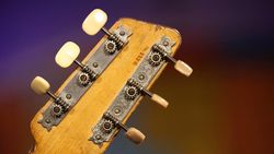 Gitar Legendaris George Harrison The Beatles Siap Dilelang