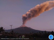 Gunung Lewotobi Laki-laki Kembali Meletus, Tinggi Kolom Abu 1 Km