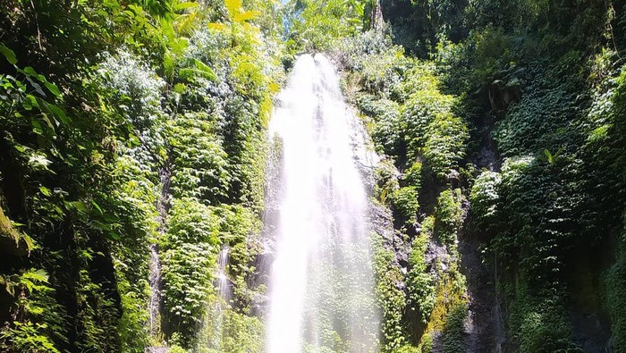 Ilustrasi Curug Lawe Benowo Kalisidi Semarang