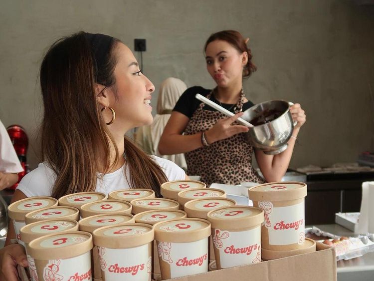Jennifer Coppen Bisnis Brownies dan Cookies Bareng Zoe Wassink
