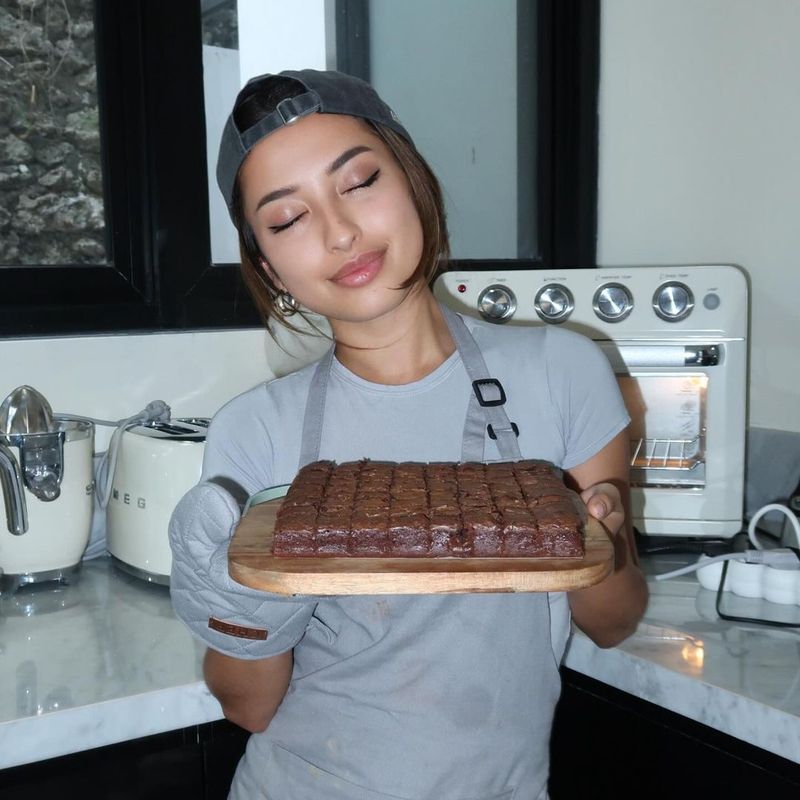 Jennifer Coppen jualan fudgy brownie dan cookies