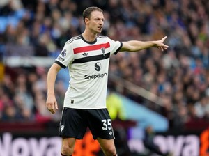 Jonny Evans Kembali ke MU, Bantu Darren Fletcher