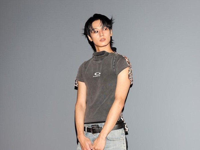 PARIS, FRANCE - SEPTEMBER 30: Juyeon attends the Balenciaga Paris Womenswear Spring-Summer 2025 show as part of Paris Fashion Week on September 30, 2024 in Paris, France. (Photo by Arnold Jerocki/Getty Images for Balenciaga)