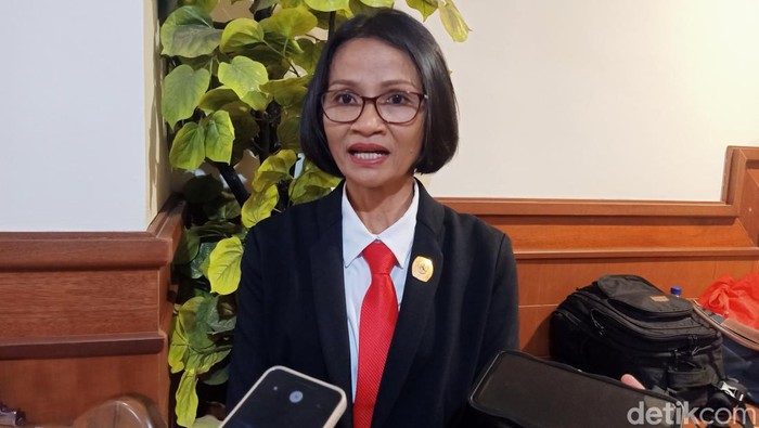 Ketua KPU Kota Denpasar Dewa Ayu Sekar Anggaraeni saat ditemui di kantor DPRD Kota Denpasar, Senin (7/10/2024).
