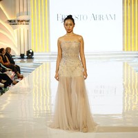 Ernesto Abram jadi salah satu desainer yang unjuk karya di perayaan HUT ke-12 Lippo Mall Kemang, bertemakan ‘Twelve Triumphant’. Foto: Dok. Lippo Mall Kemang