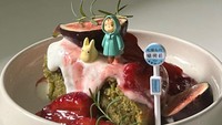 Dessert satu ini memiliki konsep Ghibli. Berupa kue matcha yang dengan siraman yogurt, saus stroberi, dan buah tin. Foto: Instagram @h0mec4fe