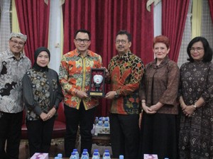Upaya Pemkab Cirebon Lestarikan Batik Merawi