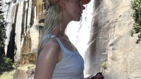 Anya juga pernah menghabiskan waktunya di Yosemite National Park, taman nasional di California.