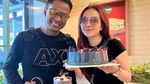 Keren! Gaya Mayang Lucyana Saat Jajan Tteokbokki dan Cokelat