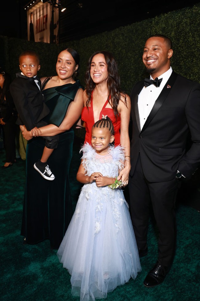 Ia bergabung dengan para jajaran bintang Hollywood seperti Kaley Cuoco, Jamie Lee Curtis, dan Colin Hanks. Tidak ketinggalan Demi Lovato yang bernyanyi di panggung. (Foto: Matt Winkelmeyer/Getty Images for Childrens Hospital Los Angeles)