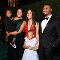 Ia bergabung dengan para jajaran bintang Hollywood seperti Kaley Cuoco, Jamie Lee Curtis, dan Colin Hanks. Tidak ketinggalan Demi Lovato yang bernyanyi di panggung. (Foto: Matt Winkelmeyer/Getty Images for Childrens Hospital Los Angeles)