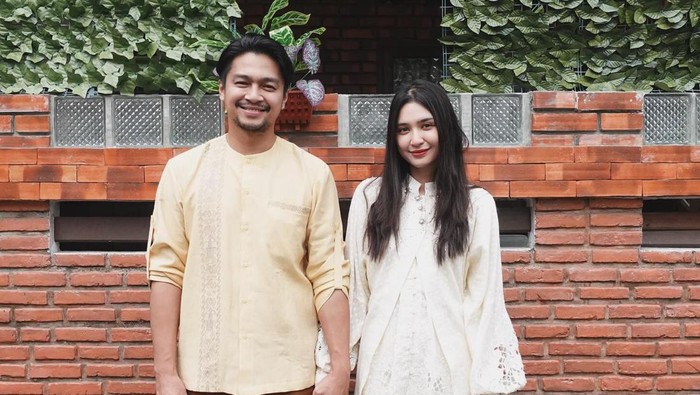 Mikha Tambayong dan Deva Mahenra