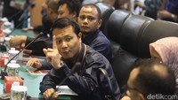 Terkait tuntutan itu, para hakim seluruh Indonesia melakukan cuti bersama selama satu pekan.   