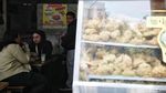 Miris! Kelas Menangah Turun Kasta, Pengeluaran Habis untuk Makan