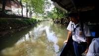 Perahu eretan yang digunakan untuk mempersingkat waktu dan jarak tempuh ini sudah beroperasi sejak 1985.