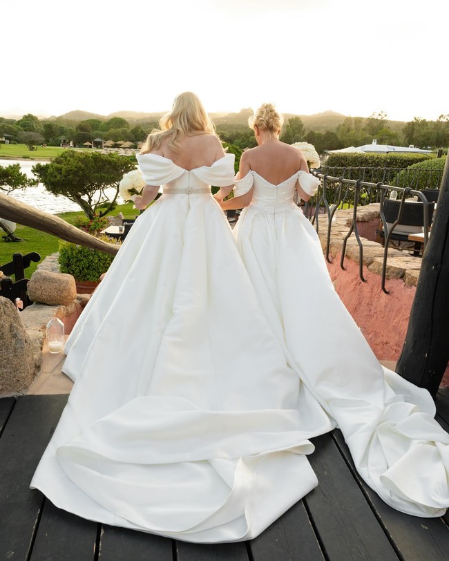 Menurut Daily Mail, bahwa pernikahan mereka yang seharusnya digelar pada 2025 tapi dipercepat. “Rebel tidak ingin menunggu lebih lama lagi, dia bahagia bisa menikah bulan ini karena dia sangat jatuh cinta dengan Ramona dan ingin menikah,” kata sumber. Foto: Instagram @rossini_photography