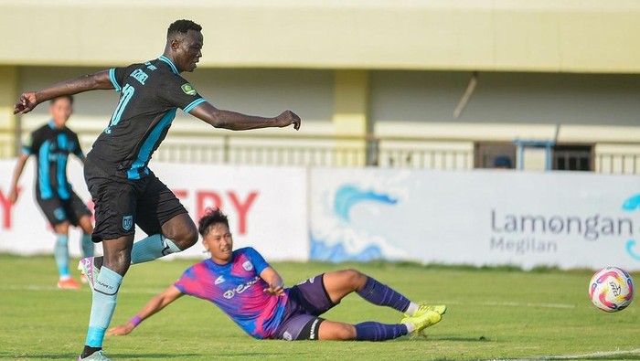 Persela vs RANS Nusantara