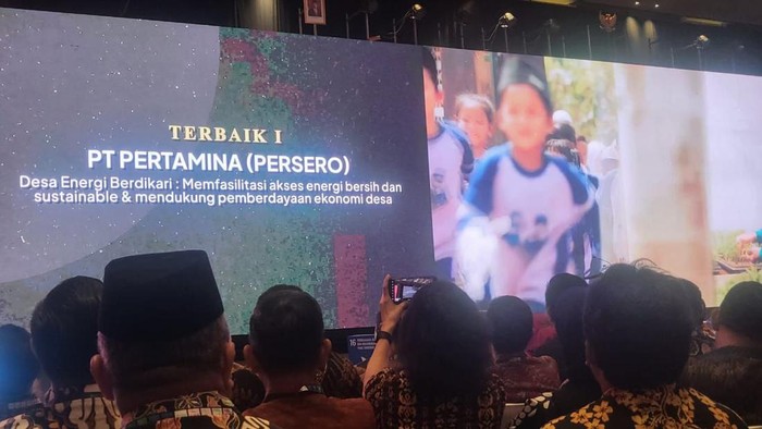 Pertamina Raih Penghargaan Terbaik Pertama Desa Energi Berdikari Pertamina mendapatkan penghargaan Terbaik Pertama melalui Program TJSL Desa Energi Berdikari.