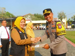 55 Nakes dan Polisi Berprestasi Diganjar Penghargaan Kapolres Mojokerto