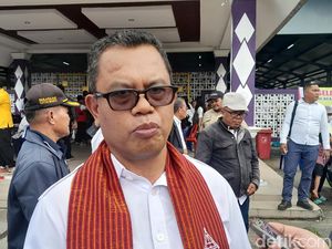 PDIP Bakal Panggil Cabup Toba Poltak Sitorus yang Dukung Bobby-Surya di Pilgub
