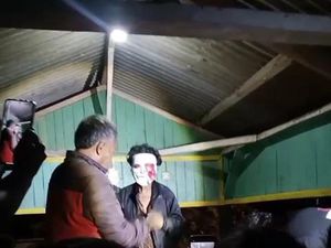 Gentayangan Malam Hari Sambil Bawa Topeng, Pria Ini Diamankan