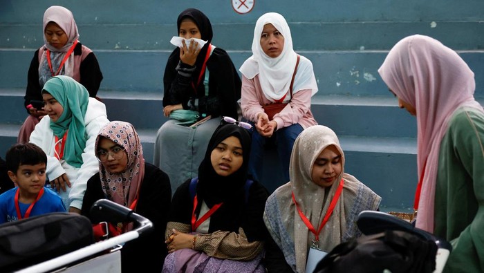 Puluhan WNI yang Dievakuasi dari Lebanon Tiba di Tanah Air Puluhan warga negara Indonesia (WNI) berhasil dievakuasi dari Lebanon. Mereka tiba Bandara Soekarno Hatta pada Senin pagi (7/10).