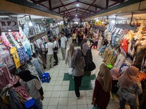 Ramai-ramai Berburu Batik di Pasar Beringharjo