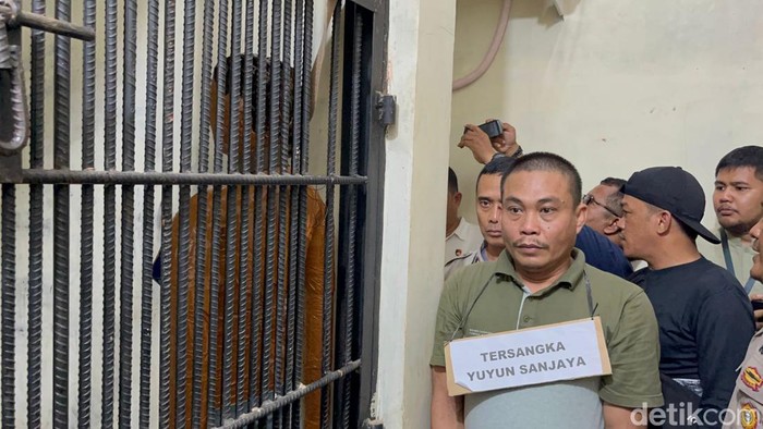 Rekonstruksi kasus Ragil tewas dianiaya dua polisi.