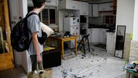 Israel telah mengerahkan jet tempurnya untuk menggempur markas intelijen Hizbullah di Beirut. Serangan udara Israel juga telah menyerang fasilitas gudang persenjataan di Lebanon selatan dan kawasan Beqaa. (REUTERS/Shir Torem)  