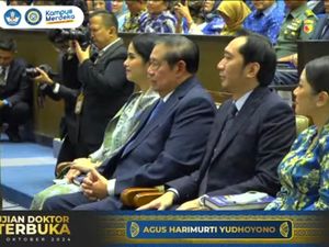 AHY Ujian Terbuka Promosi Doktor di Unair, SBY Hadir Beri Dukungan
